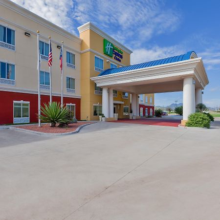 Holiday Inn Express And Suites Alpine By Ihg Экстерьер фото