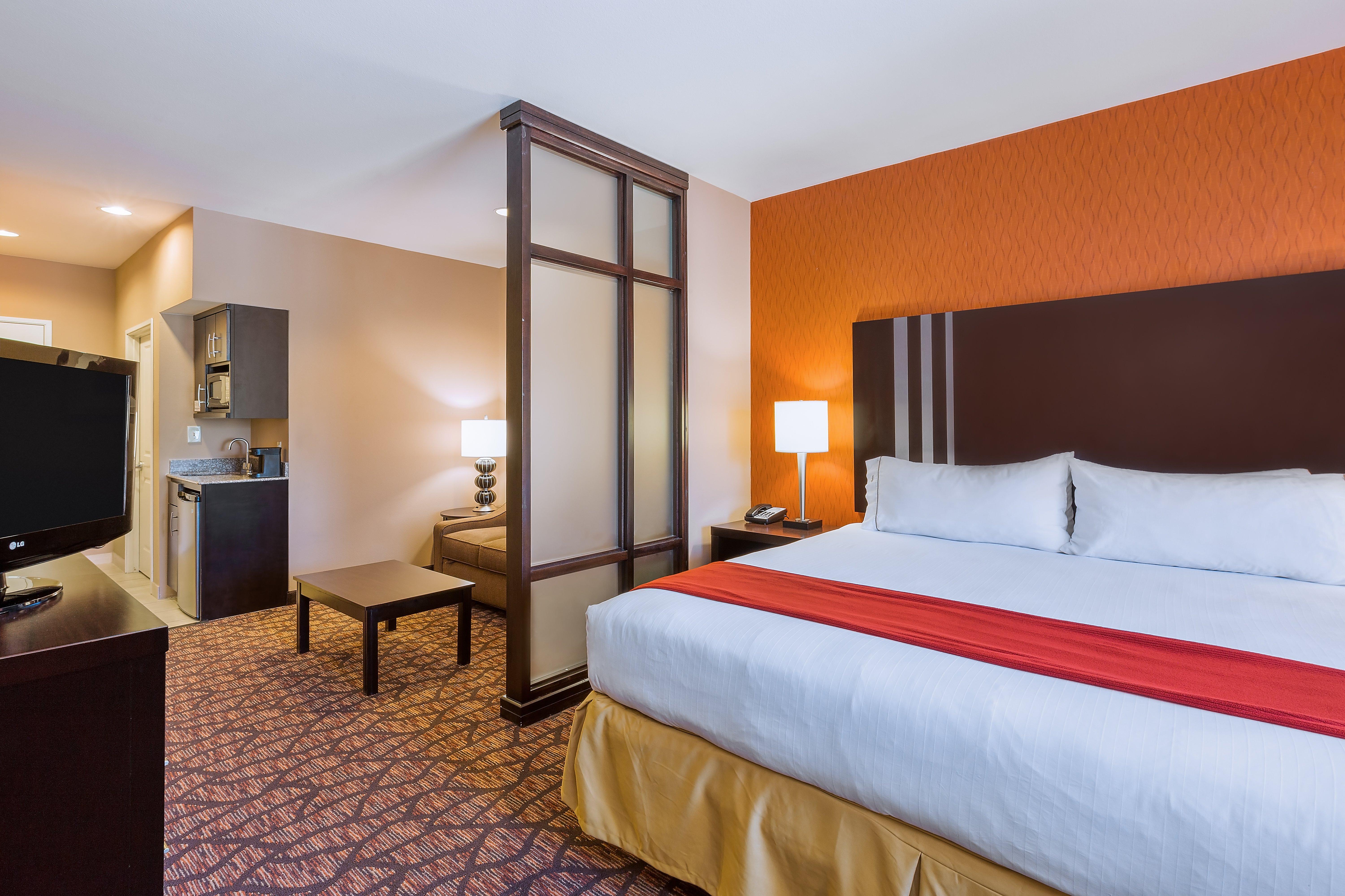 Holiday Inn Express And Suites Alpine By Ihg Экстерьер фото