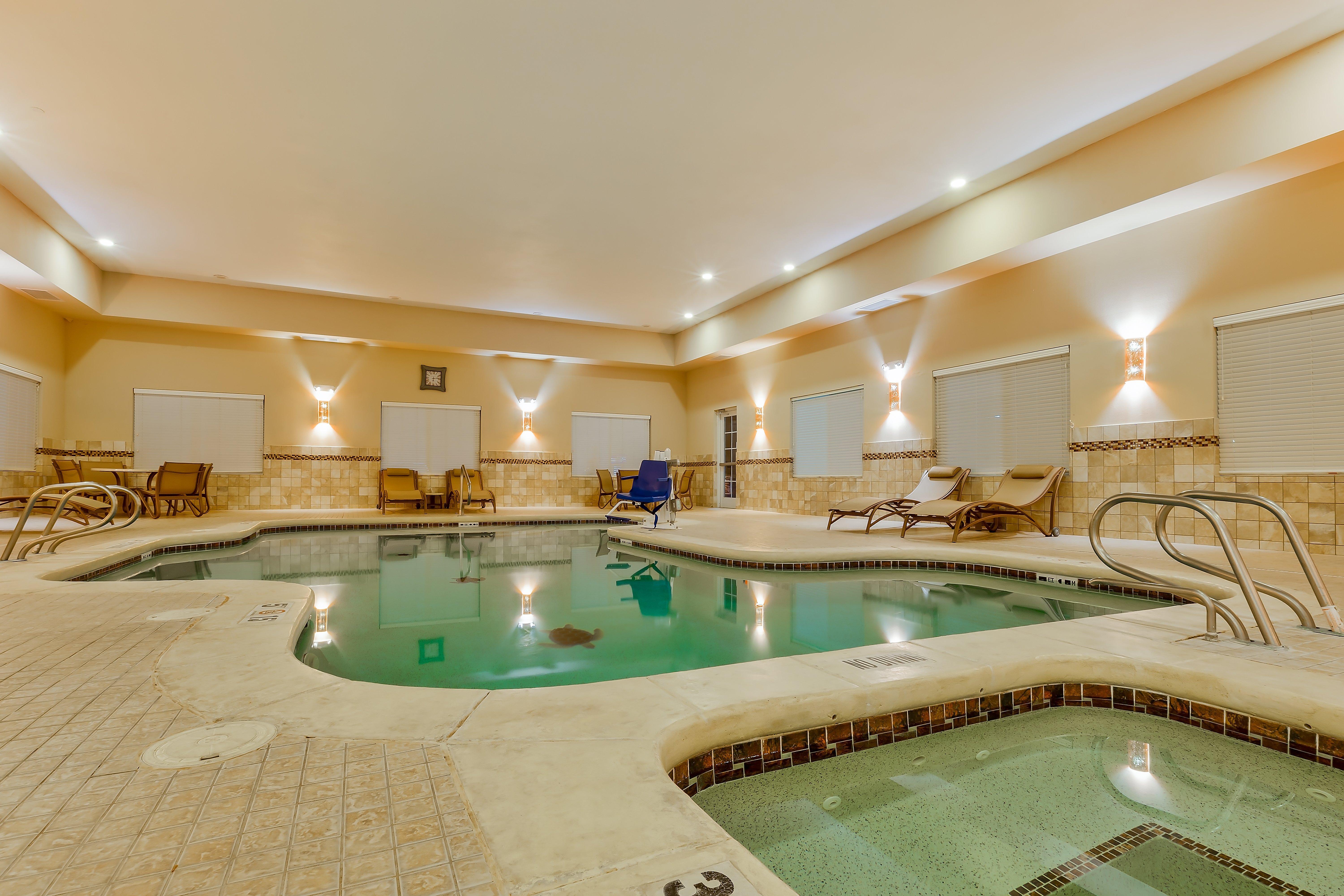 Holiday Inn Express And Suites Alpine By Ihg Экстерьер фото