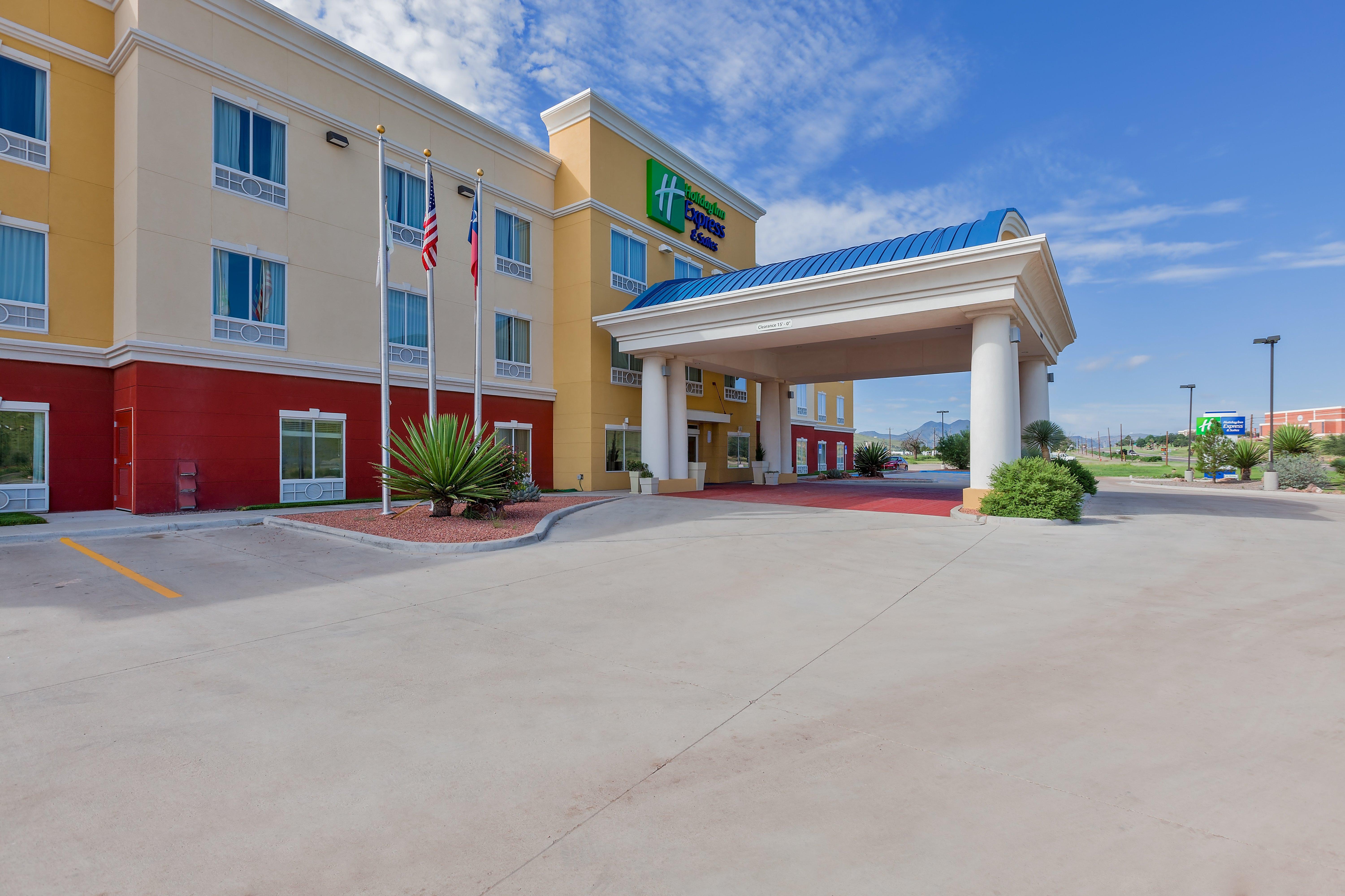 Holiday Inn Express And Suites Alpine By Ihg Экстерьер фото